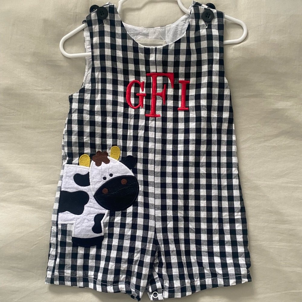 Precious gingham outfit with cow